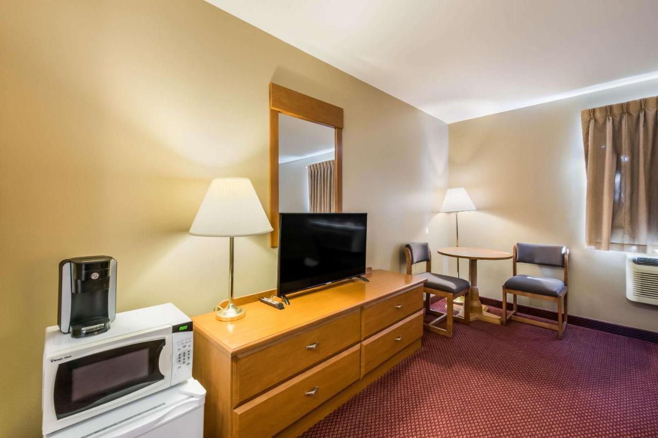 Econo Lodge Rice Lake Ngoại thất bức ảnh