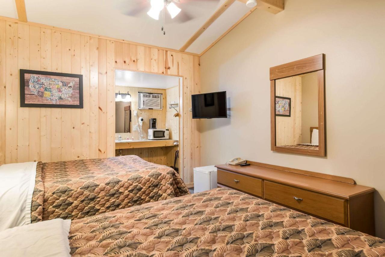 Econo Lodge Rice Lake Ngoại thất bức ảnh