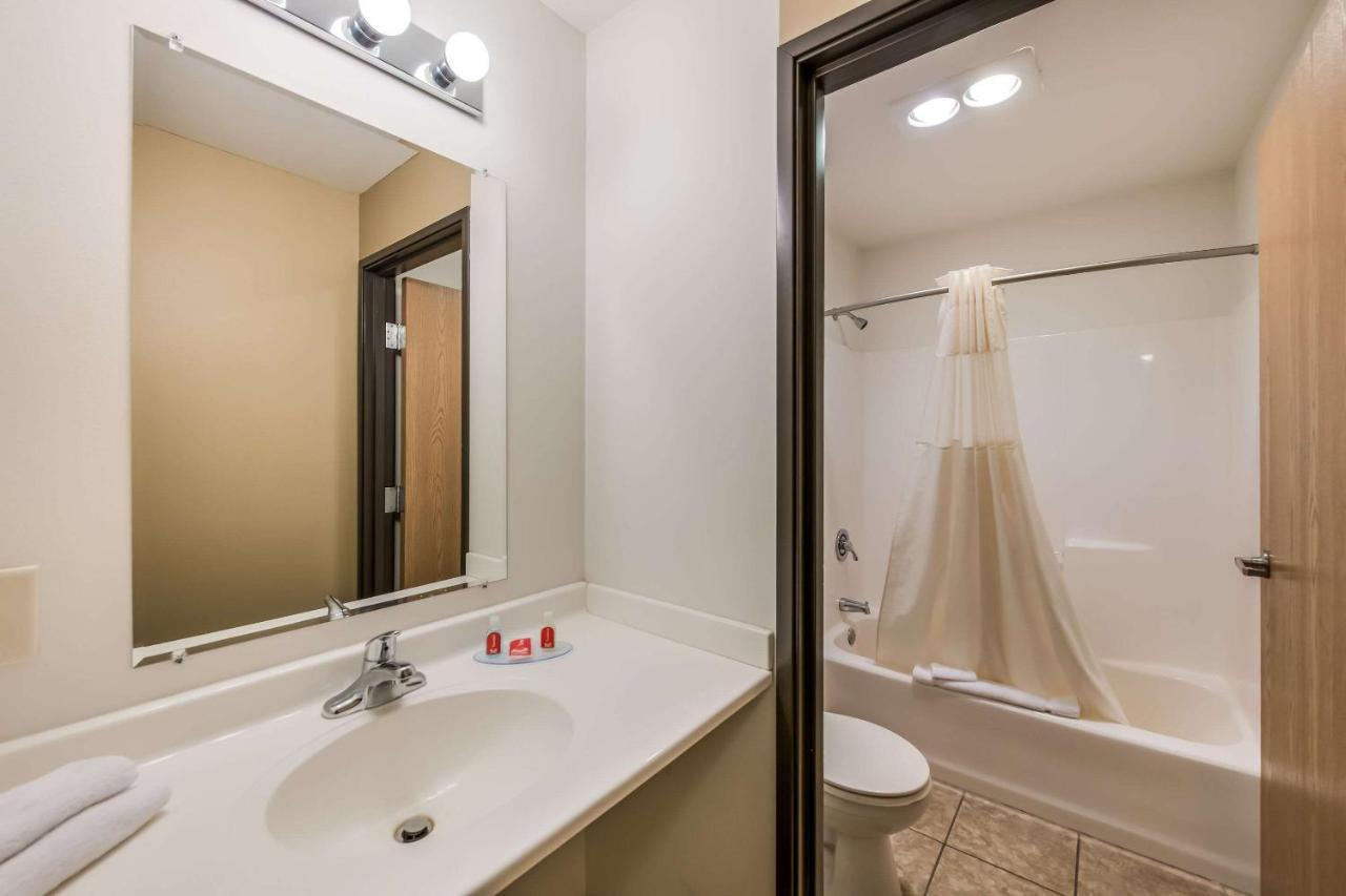 Econo Lodge Rice Lake Ngoại thất bức ảnh